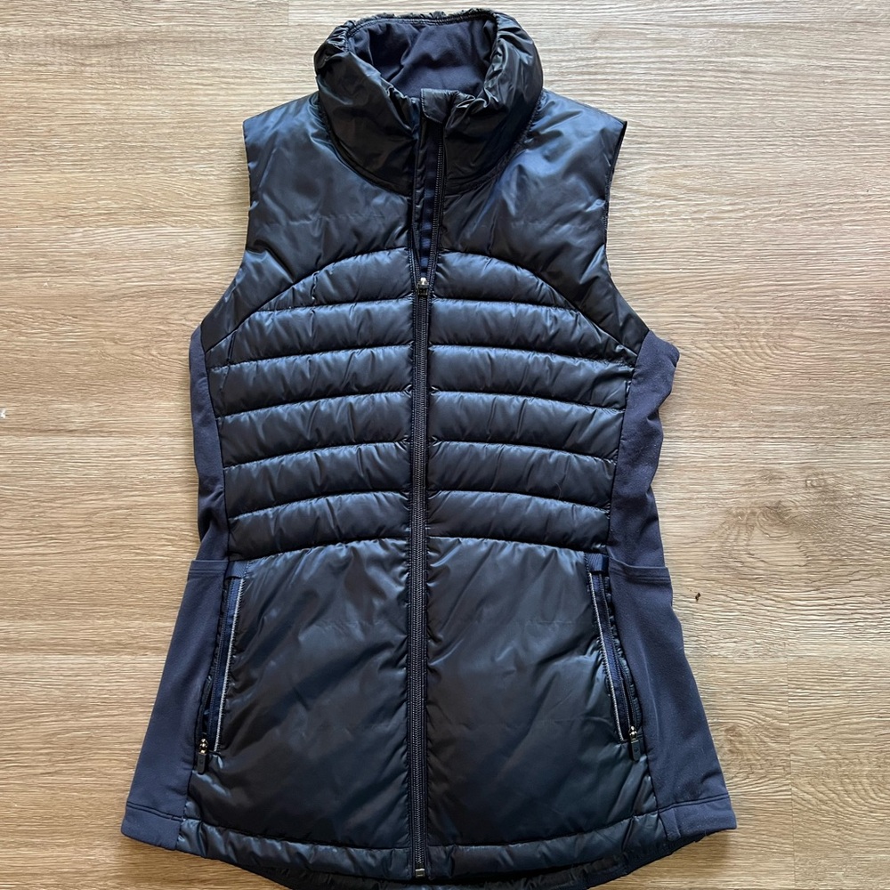 NWOT Lululemon Down for it vest navy size 6